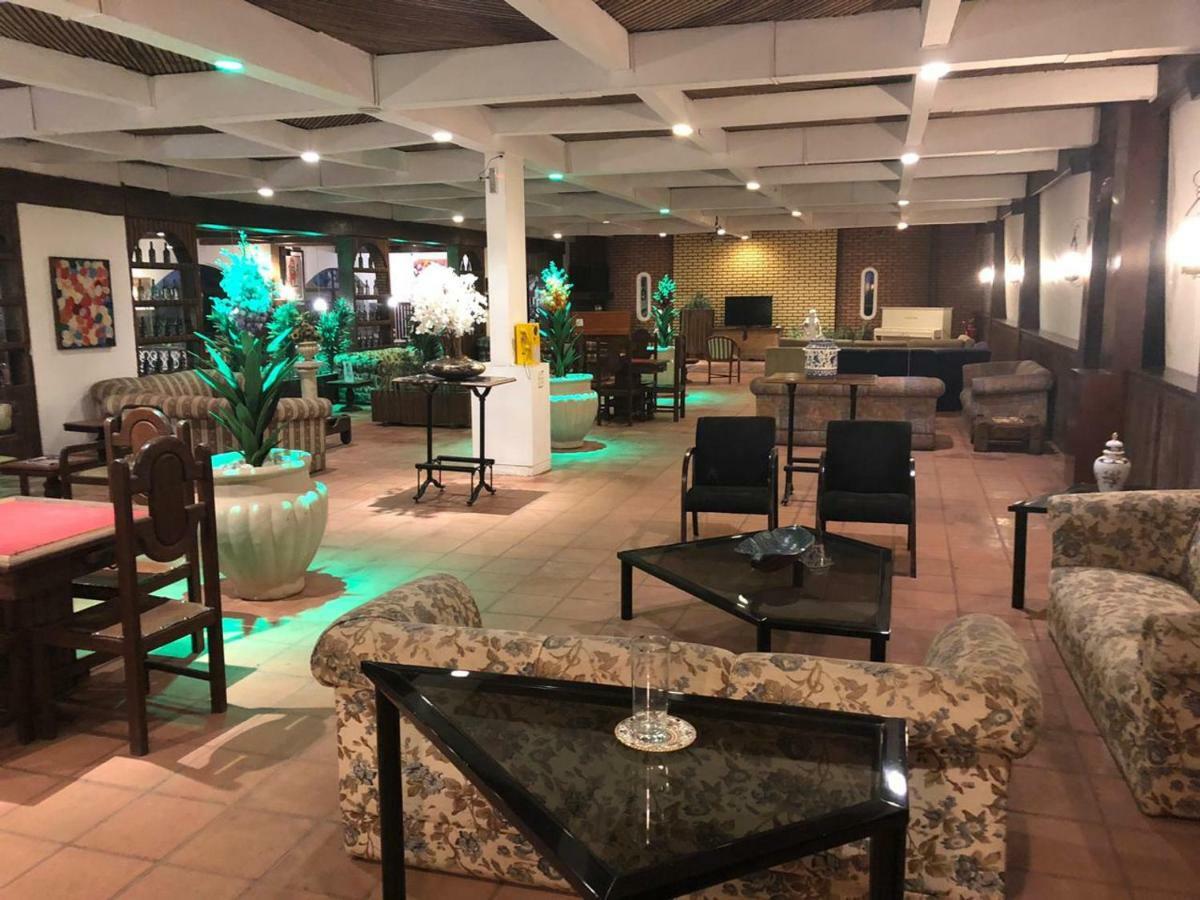 Eduardos Park Hotel Cotia  Buitenkant foto